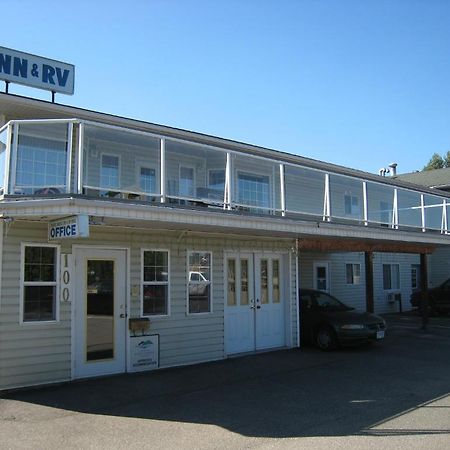 קווסנל Fraser Bridge Inn And Rv Park מראה חיצוני תמונה